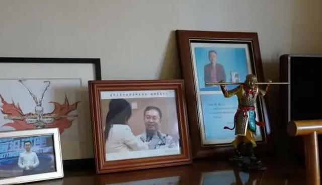 舌头已萎缩用眼控仪打字与儿子亲密互动爱游戏app入口蔡磊现状令人泪目嘴唇(图9)