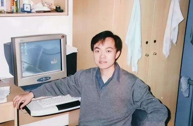舌头已萎缩用眼控仪打字与儿子亲密互动爱游戏app入口蔡磊现状令人泪目嘴唇(图6)