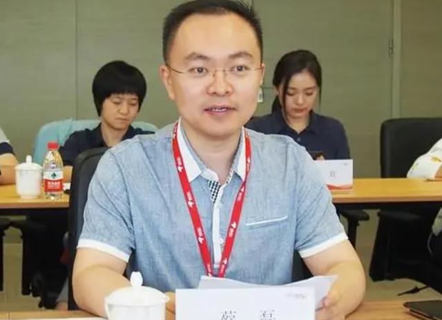 舌头已萎缩用眼控仪打字与儿子亲密互动爱游戏app入口蔡磊现状令人泪目嘴唇(图17)